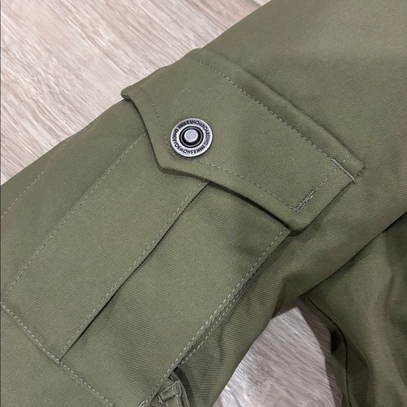 Nike Women's snowboarding Jacket in Olive size small - Picture 8 of 13